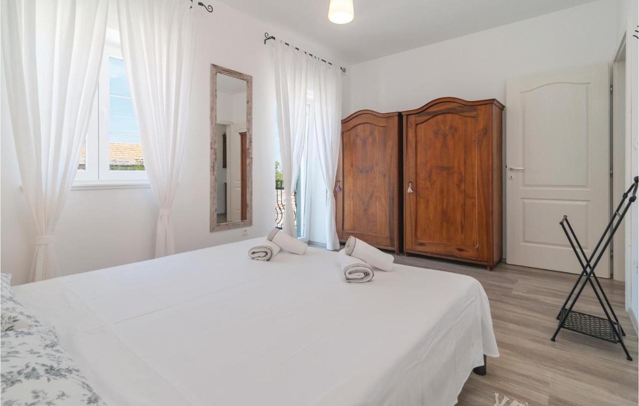 Stunning Home In Primosten With Kitchen エクステリア 写真