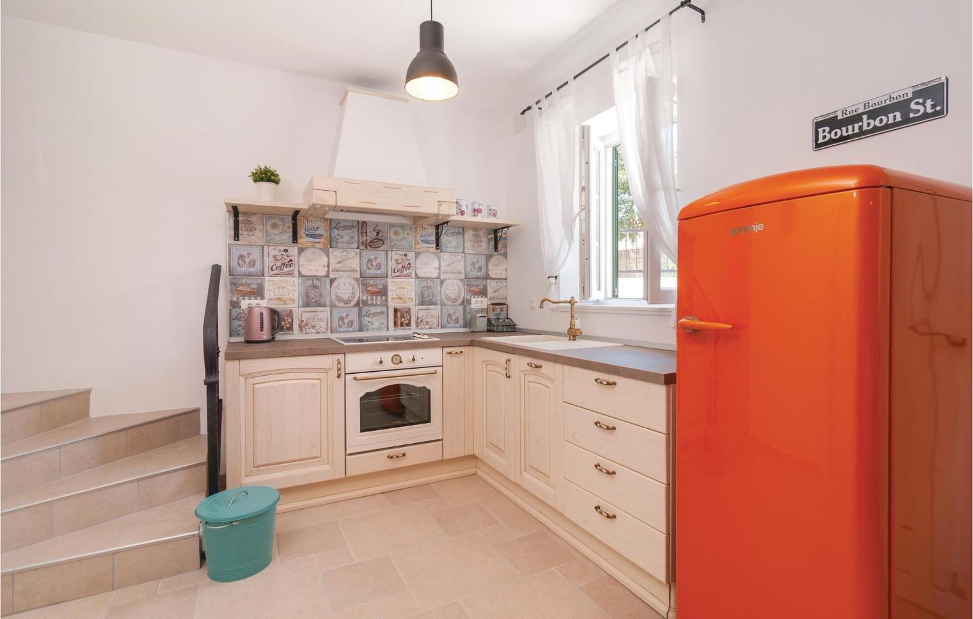 Stunning Home In Primosten With Kitchen エクステリア 写真