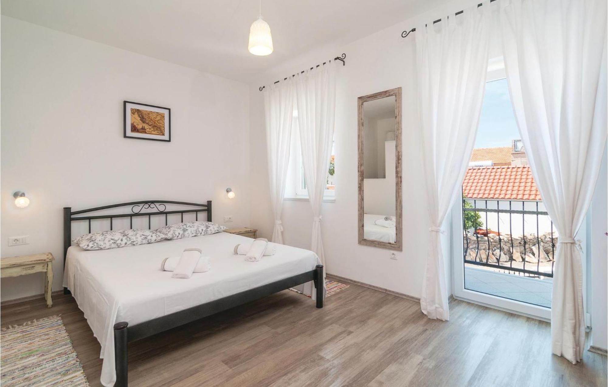 Stunning Home In Primosten With Kitchen エクステリア 写真
