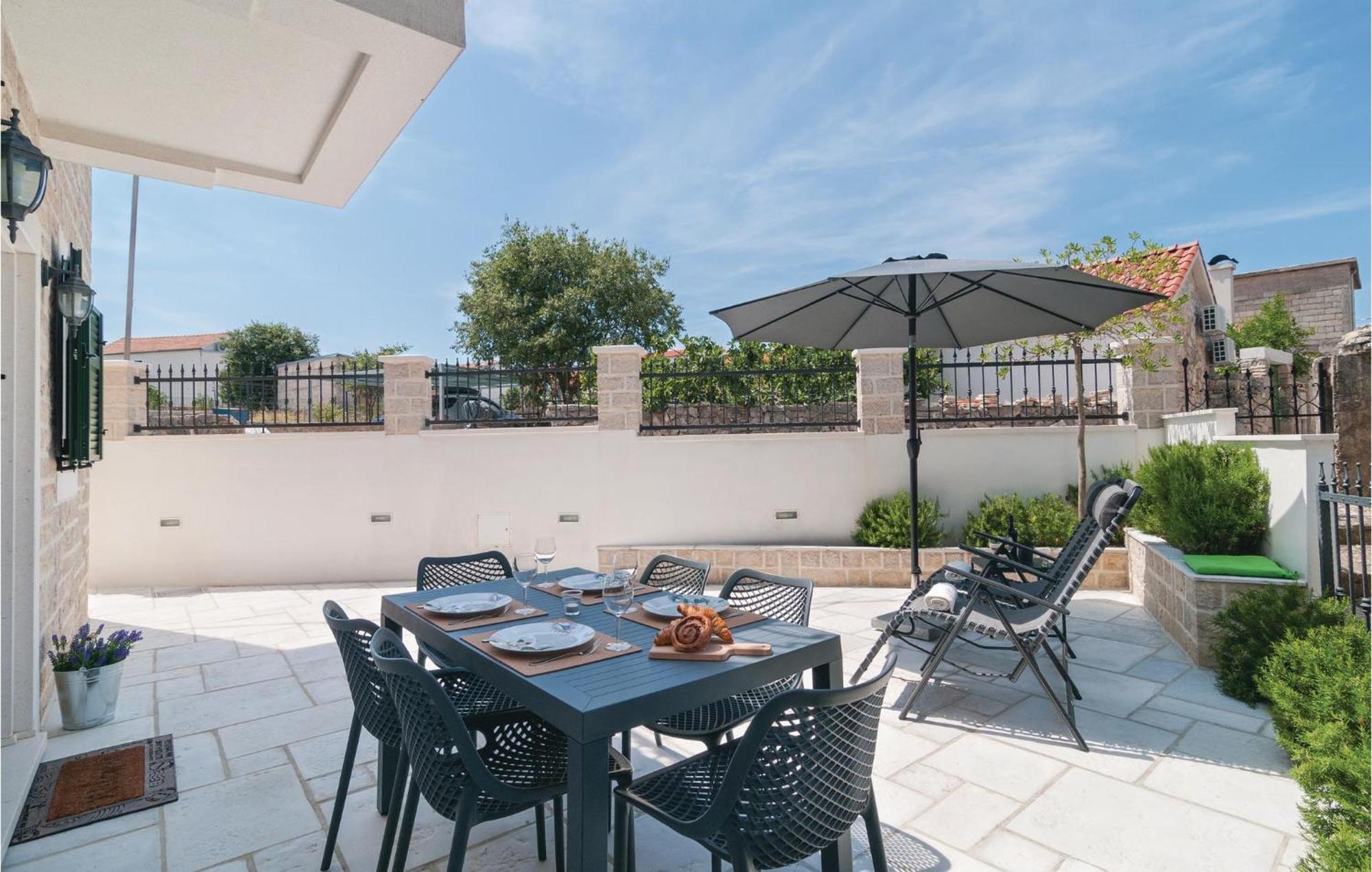 Stunning Home In Primosten With Kitchen エクステリア 写真