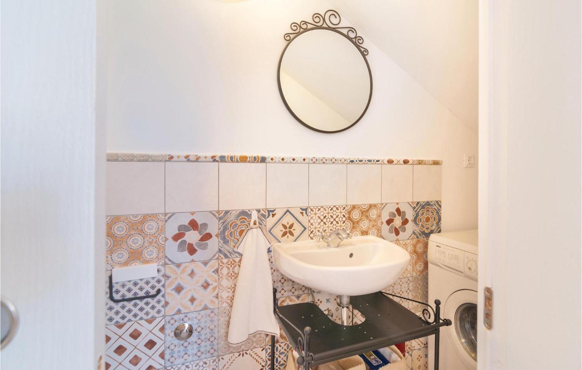 Stunning Home In Primosten With Kitchen エクステリア 写真