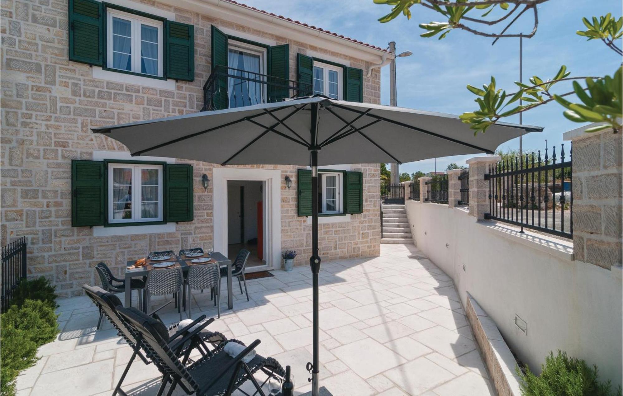 Stunning Home In Primosten With Kitchen エクステリア 写真
