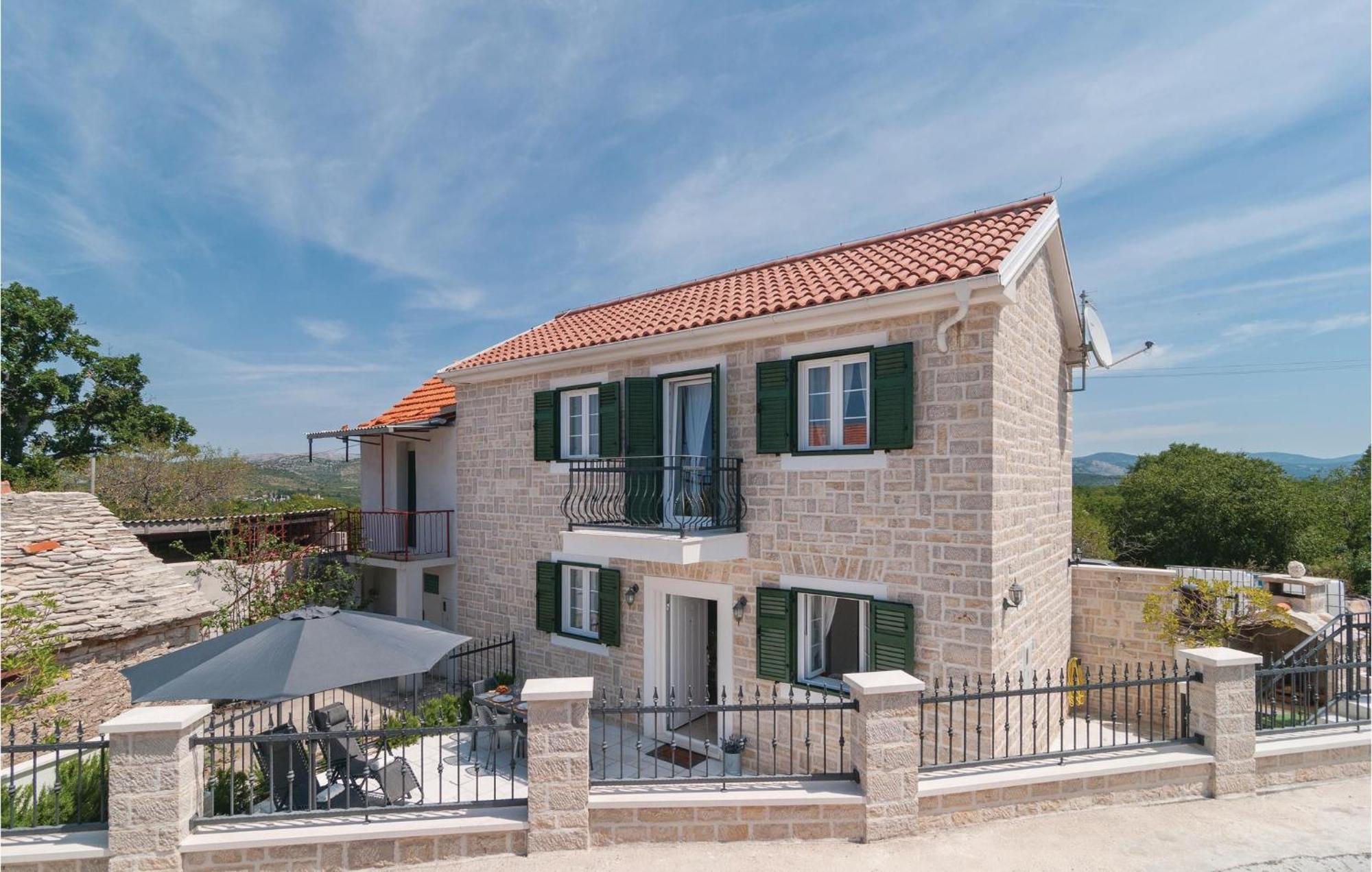 Stunning Home In Primosten With Kitchen エクステリア 写真